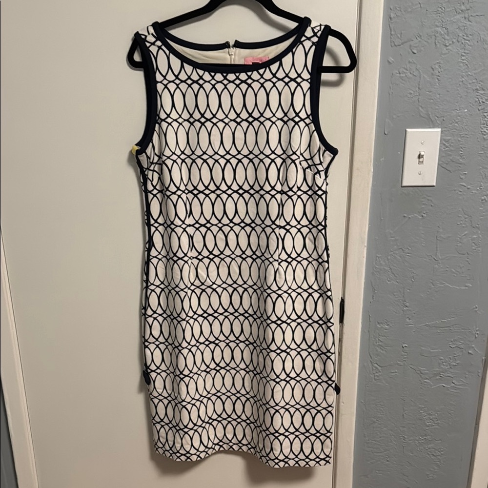 EUC Lilly Pulitzer Sheath Sleeveless Navy and White Dress.  Size L.